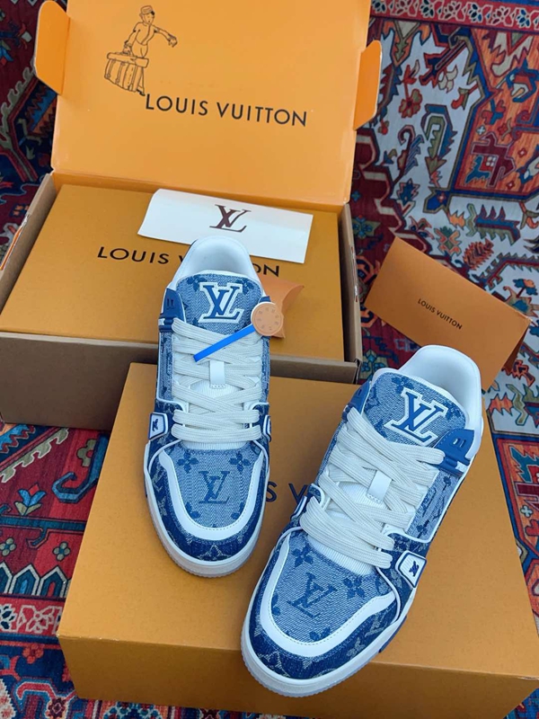 ルイヴィトン靴背面デザイン